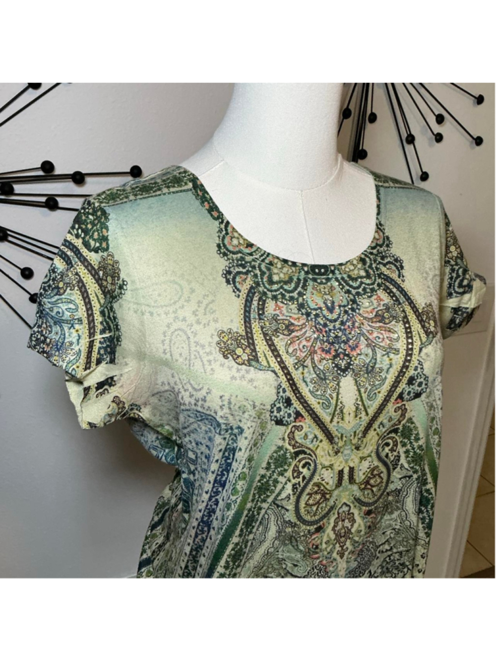 One World Paisley Embellished Short Sleeve Boho Top Small - Picture 2 of 4